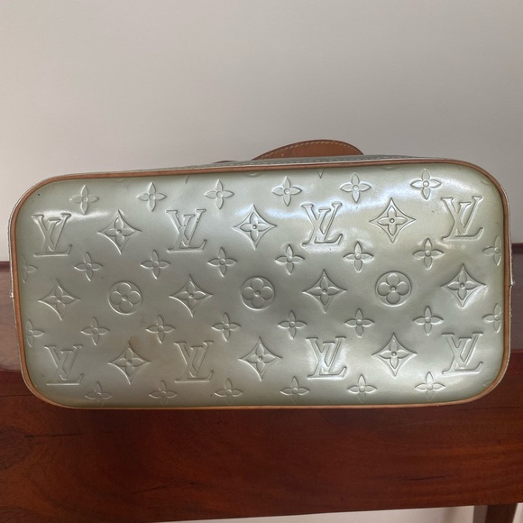 Louis Vuitton Vernice Perle Tote - Picture 2 of 4